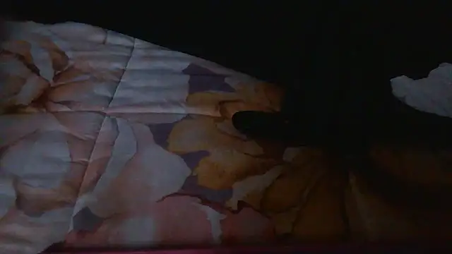 Snapshot of luanahot1 chatting on 03-23-26, 01:48 luanahot1 online show from 03-23-26, 01:48