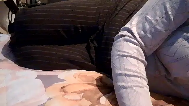 Snapshot of luanahot1 chatting on 03-24-26, 05:40 luanahot1 online show from 03-24-26, 05:40