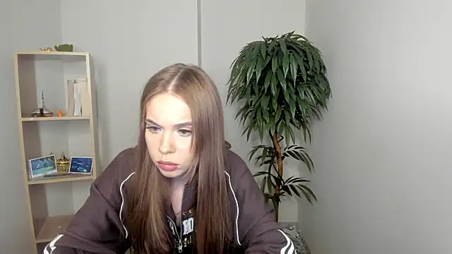 Snapshot of TishShazier chatting on 02-14-26, 09:50 TishShazier online show from 02-14-26, 09:50