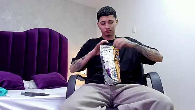 Snapshot of JoshBeech chatting on 02-20-26, 12:38 JoshBeech online show from 02-20-26, 12:38