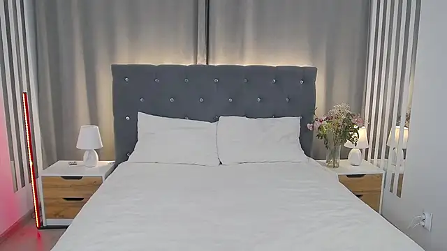 Snapshot of VikkyVonn chatting on 02-21-26, 12:17 VikkyVonn online show from 02-21-26, 12:17