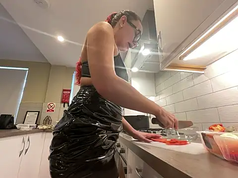 FoxyValentine online show from 02-16-26, 02:57