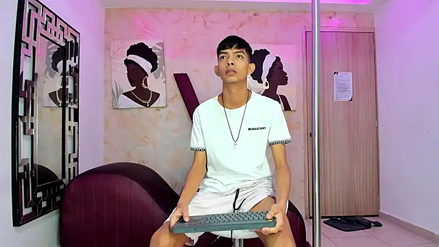 Snapshot of KITTY_BOSH chatting on 02-17-26, 01:29 KITTY BOSH online show from 02-17-26, 01:29