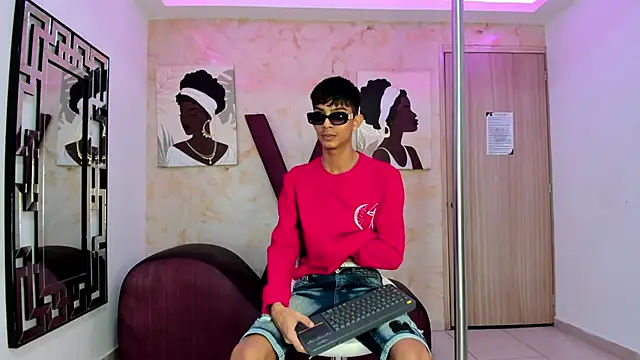 Snapshot of KITTY_BOSH chatting on 02-25-26, 01:21 KITTY BOSH online show from 02-25-26, 01:21