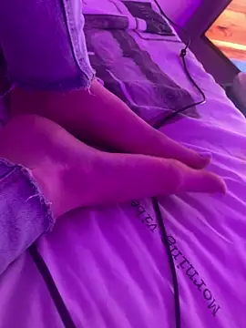 Snapshot of UncasingScrap chatting on 02-13-26, 11:45 UncasingScrap online show from 02-13-26, 11:45