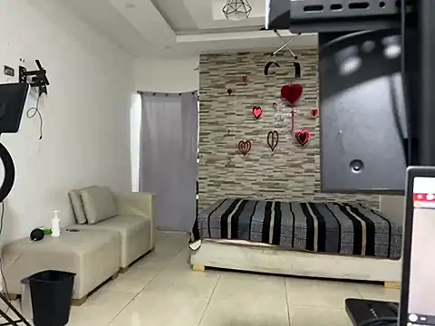 kinkyhousexxxx online show from 02-18-26, 11:33