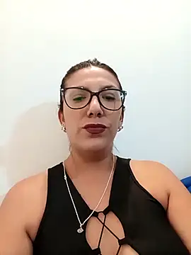 Snapshot of Silreinadorada chatting on 02-25-26, 10:41 Silreinadorada online show from 02-25-26, 10:41