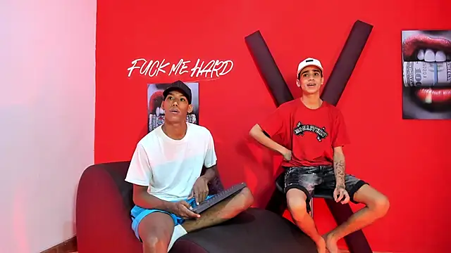 Snapshot of GREEN_BOYS chatting on 02-14-26, 07:27 GREEN BOYS online show from 02-14-26, 07:27