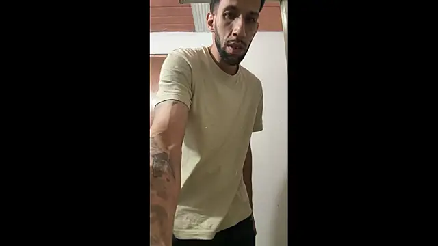 Snapshot of Karim_mansur chatting on 04-05-26, 03:04 Karim mansur online show from 04-05-26, 03:04