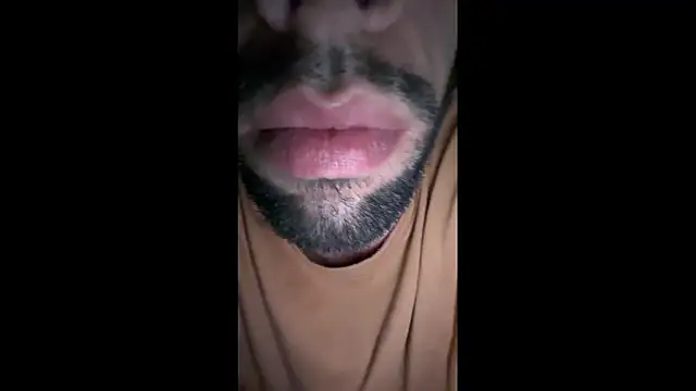 Snapshot of Karim_mansur chatting on 04-14-26, 04:18 Karim mansur online show from 04-14-26, 04:18