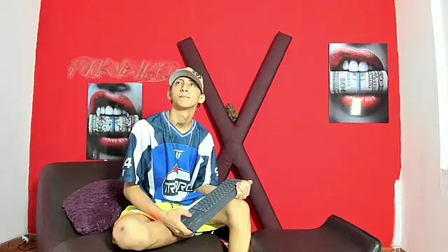 Snapshot of BOYS_PLAY chatting on 02-25-26, 01:21 BOYS PLAY online show from 02-25-26, 01:21