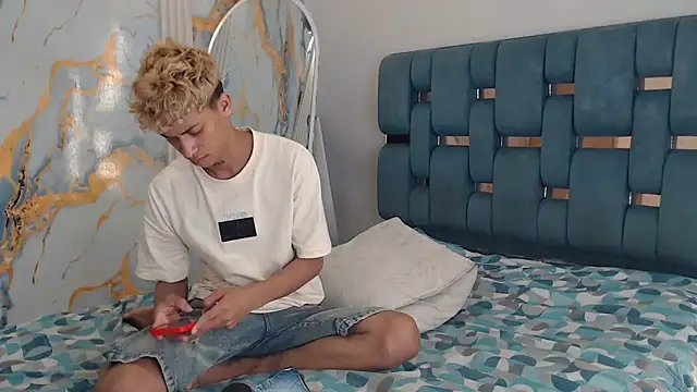 GOLD BOYS online show from 04-17-26, 06:49