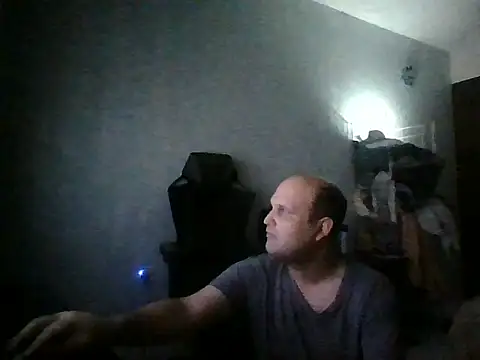 Snapshot of Heavy_Rebellx chatting on 02-20-26, 07:43 Heavy Rebellx online show from 02-20-26, 07:43