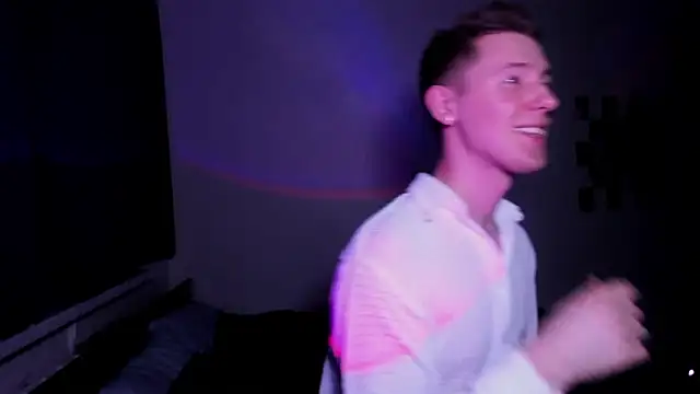 Snapshot of vence_dor chatting on 02-17-26, 06:36 vence dor online show from 02-17-26, 06:36