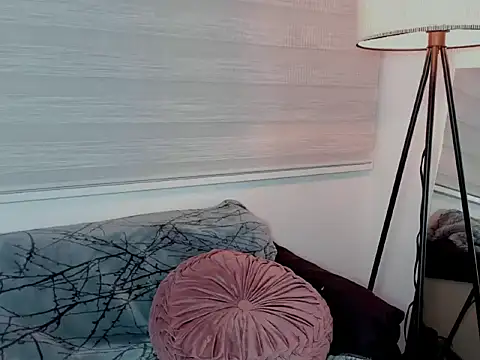 Snapshot of yourlollypetite chatting on 02-18-26, 04:52 yourlollypetite online show from 02-18-26, 04:52