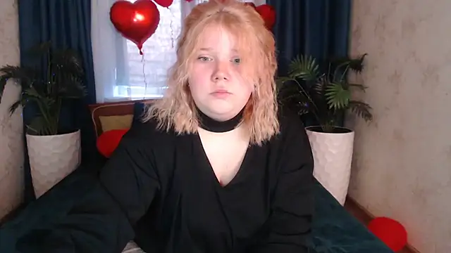 Snapshot of StripGyrl chatting on 03-01-26, 01:29 StripGyrl online show from 03-01-26, 01:29