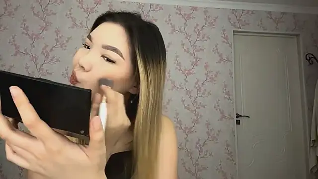 Snapshot of Elina_Mottel chatting on 03-02-26, 07:37 Elina Mottel online show from 03-02-26, 07:37