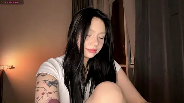 Snapshot of RaquelsHusband chatting on 02-19-26, 02:24 RaquelsHusband online show from 02-19-26, 02:24