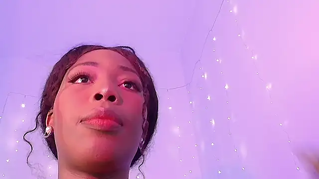 Snapshot of Lunaruiz chatting on 02-23-26, 09:12 Lunaruiz online show from 02-23-26, 09:12