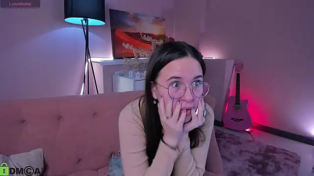 Snapshot of leylamirage chatting on 03-01-26, 12:29 leylamirage online show from 03-01-26, 12:29