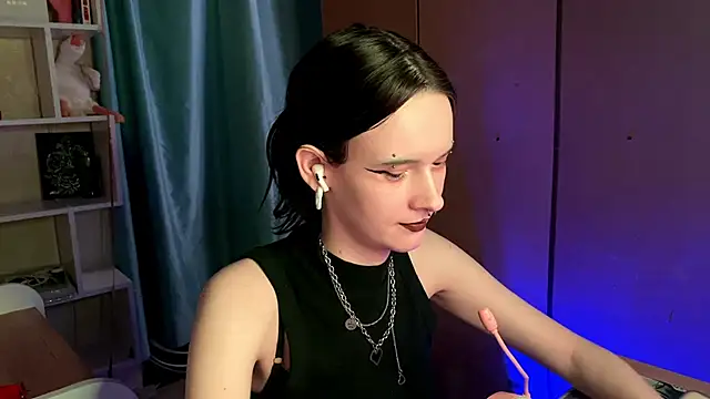 Snapshot of MabelDefina chatting on 03-22-26, 11:02 MabelDefina online show from 03-22-26, 11:02