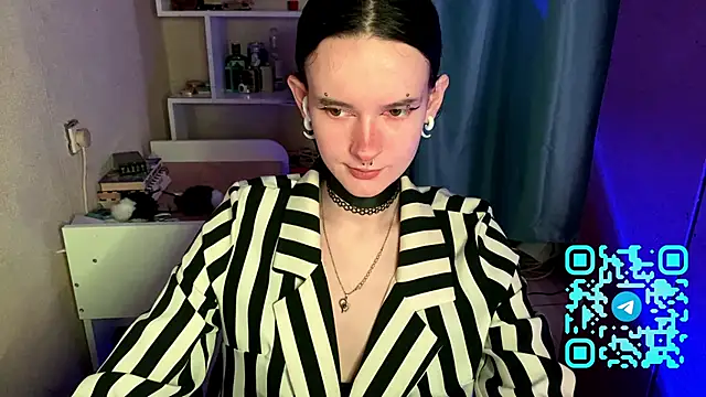 Snapshot of MabelDefina chatting on 04-12-26, 11:04 MabelDefina online show from 04-12-26, 11:04