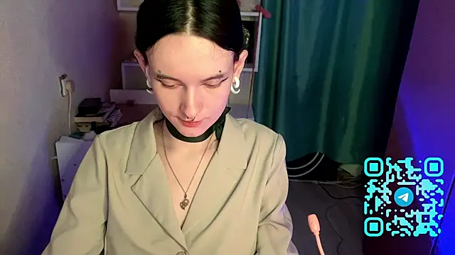 Snapshot of MabelDefina chatting on 04-15-26, 12:01 MabelDefina online show from 04-15-26, 12:01