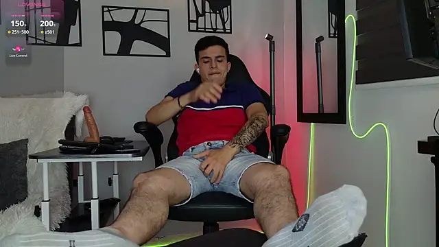 Snapshot of nico_pelusa chatting on 02-17-26, 10:16 nico pelusa online show from 02-17-26, 10:16