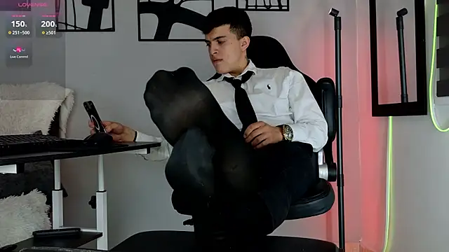 Snapshot of nico_pelusa chatting on 02-20-26, 10:21 nico pelusa online show from 02-20-26, 10:21