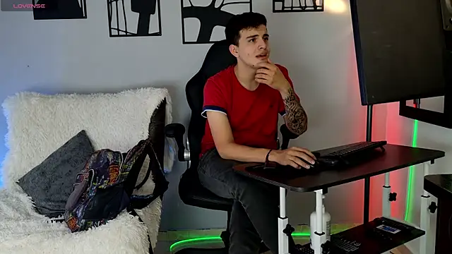 Snapshot of nico_pelusa chatting on 02-27-26, 09:48 nico pelusa online show from 02-27-26, 09:48