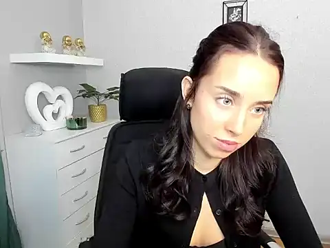 Snapshot of AdeleSolo chatting on 02-25-26, 06:45 AdeleSolo online show from 02-25-26, 06:45