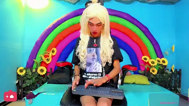 suzume Mendez online show from 04-07-26, 11:10