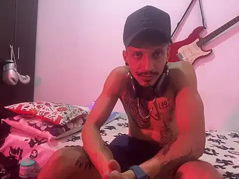 Snapshot of Andreyssantos chatting on 02-22-26, 01:18 Andreyssantos online show from 02-22-26, 01:18