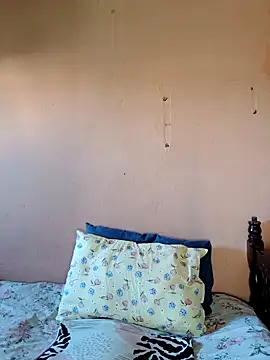 indianstrawberrylips4u online show from 02-26-26, 06:34