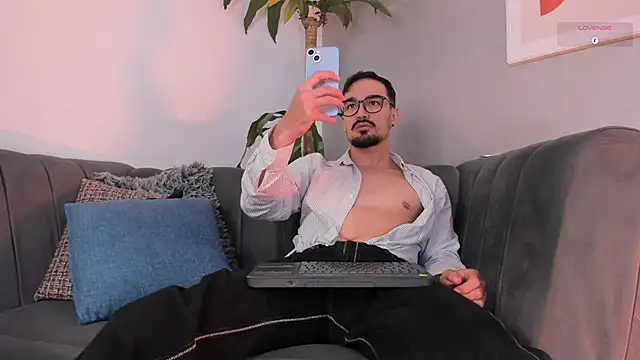 Snapshot of SavageCross1 chatting on 02-24-26, 07:45 SavageCross1 online show from 02-24-26, 07:45