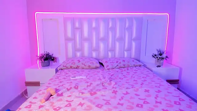 Snapshot of Liia_Collins chatting on 02-28-26, 05:58 Liia Collins online show from 02-28-26, 05:58