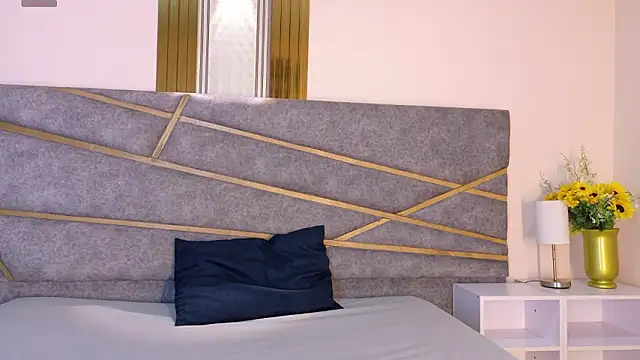 Snapshot of Blue_MoonXXX chatting on 02-23-26, 07:33 Blue MoonXXX online show from 02-23-26, 07:33