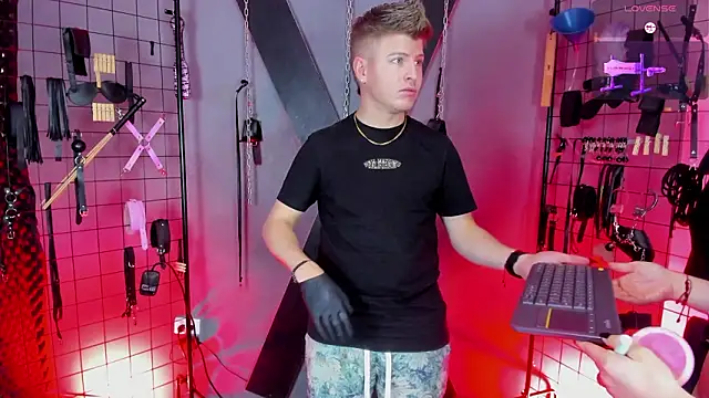 Snapshot of MrJustin_Brianna_BDSM chatting on 02-21-26, 06:53 MrJustin Brianna BDSM online show from 02-21-26, 06:53