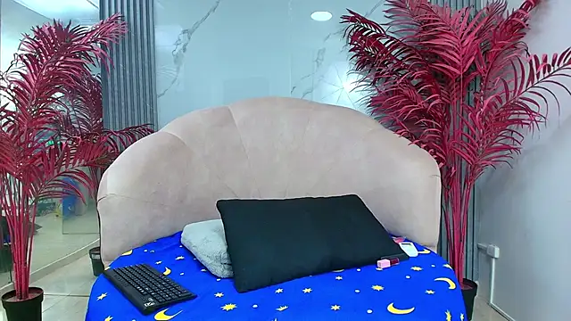 Snapshot of AzulMaveric chatting on 02-25-26, 08:51 AzulMaveric online show from 02-25-26, 08:51