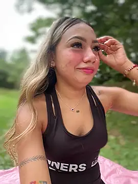 Snapshot of Dulce_Sofi_ chatting on 02-24-26, 03:10 Dulce Sofi online show from 02-24-26, 03:10