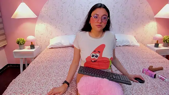 Snapshot of Angelie_Rosebrm chatting on 02-20-26, 06:26 Angelie Rosebrm online show from 02-20-26, 06:26