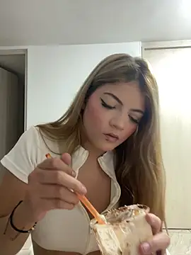 Snapshot of meggan___ chatting on 02-26-26, 07:40 meggan online show from 02-26-26, 07:40