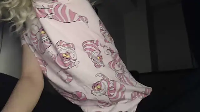 Snapshot of MessyBitch2 chatting on 02-27-26, 09:59 MessyBitch2 online show from 02-27-26, 09:59