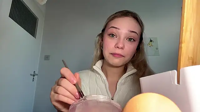 Snapshot of SourMidday chatting on 03-02-26, 07:09 SourMidday online show from 03-02-26, 07:09