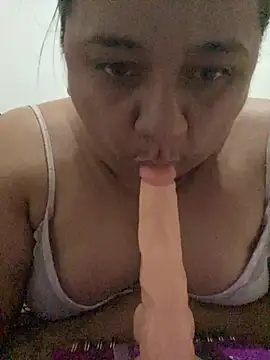 Snapshot of Melanny69x chatting on 02-28-26, 04:24 Melanny69x online show from 02-28-26, 04:24