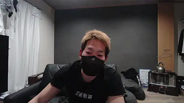 Snapshot of ryuaaaaa chatting on 03-07-26, 04:04 ryuaaaaa online show from 03-07-26, 04:04