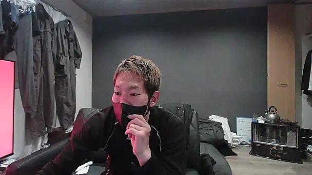 Snapshot of ryuaaaaa chatting on 03-08-26, 05:39 ryuaaaaa online show from 03-08-26, 05:39