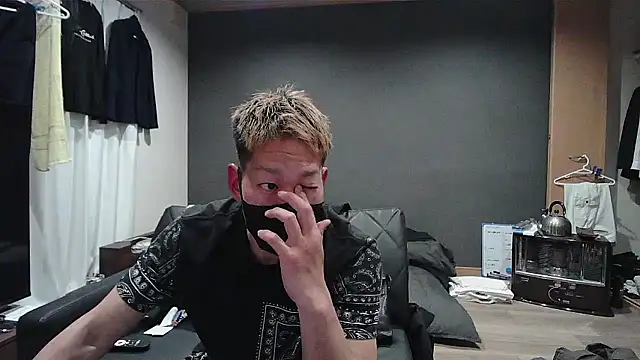 Snapshot of ryuaaaaa chatting on 03-12-26, 04:57 ryuaaaaa online show from 03-12-26, 04:57