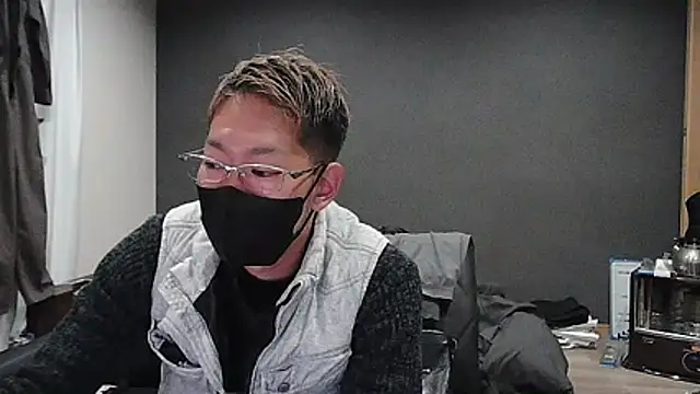 Snapshot of ryuaaaaa chatting on 03-15-26, 09:15 ryuaaaaa online show from 03-15-26, 09:15