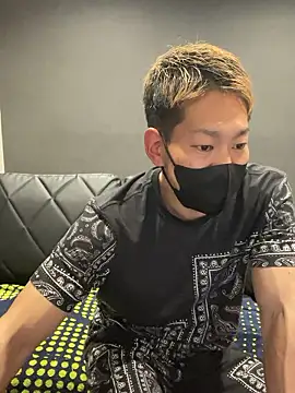 Snapshot of ryuaaaaa chatting on 03-26-26, 03:39 ryuaaaaa online show from 03-26-26, 03:39